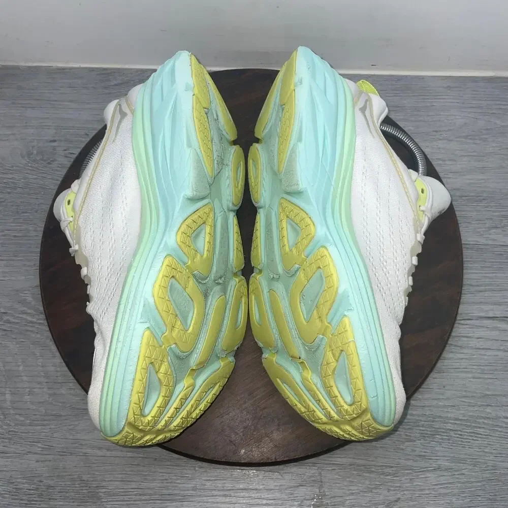 Hoka One One hoka one